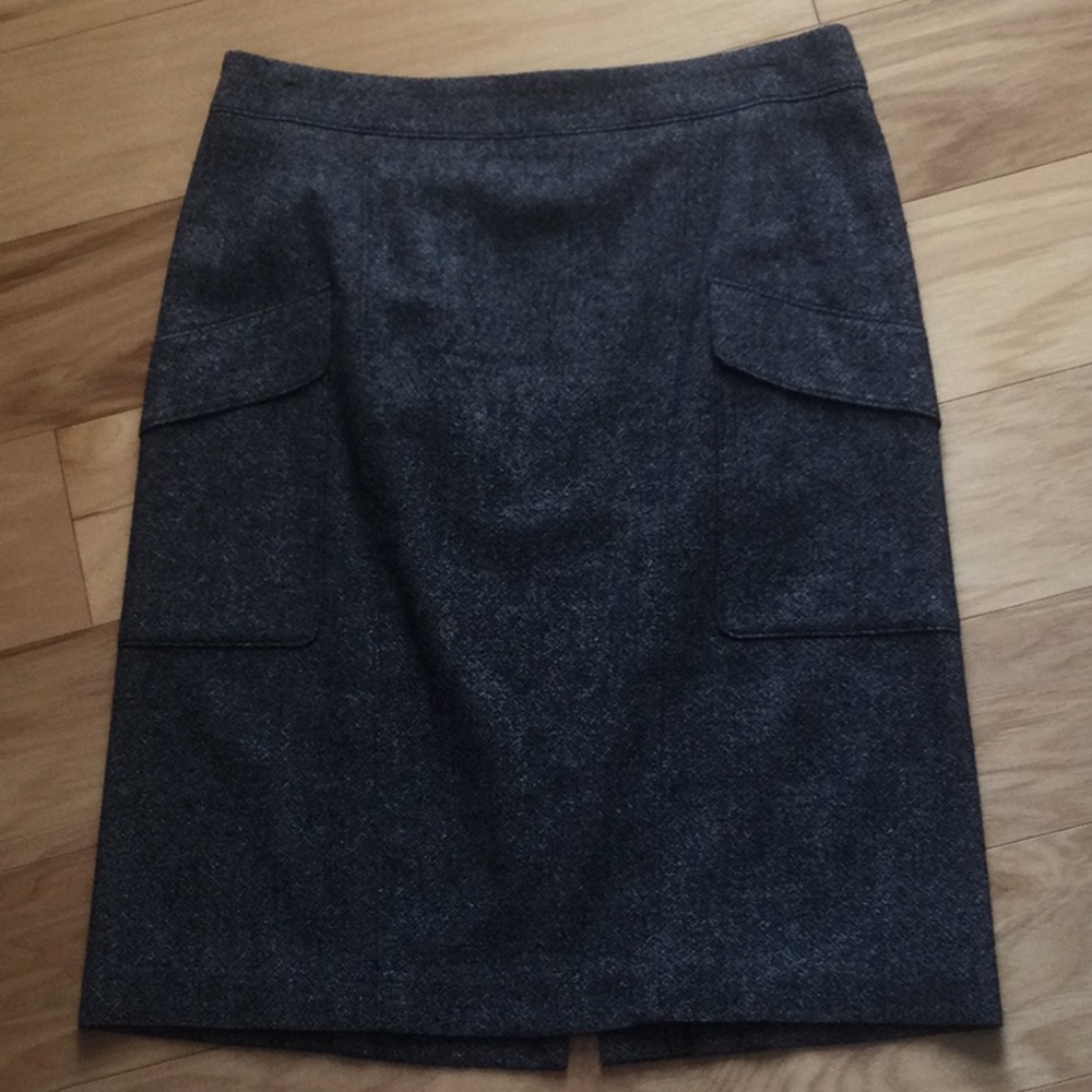 Ann Taylor seasonless wool blend skirt